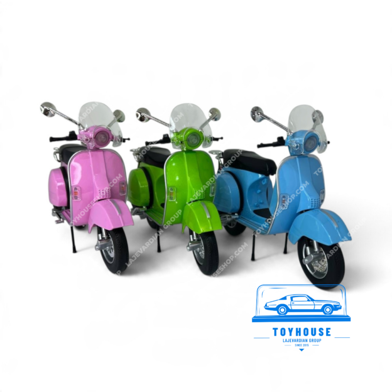 ماکت موتور وسپا PX125 کلاسیک در سه رنگ صورتی، سبز فسفری و آبی آسمانی با بدنه فلزی، شیشه جلو، آینه‌های کرومی، زین مشکی و طراحی رترو، نمای سه‌رخ جلو
